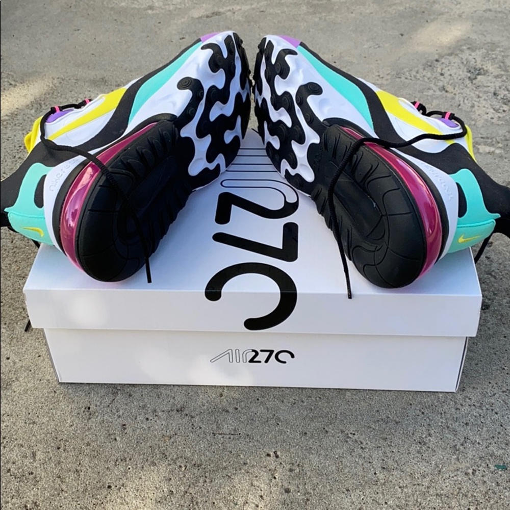 🦄Nike Air Max 270 React🦄 (BRAND NEW) - Picture 6 of 8